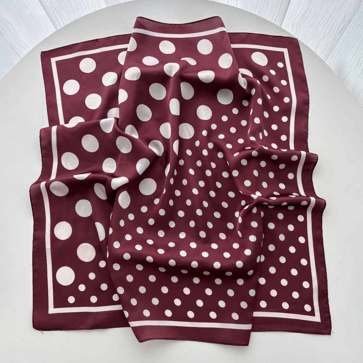 Damska elegancka miękka satyno – Silk Scarf Square recenzja i cena