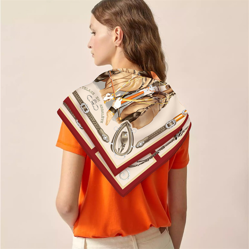 Jedwabny szalik damski nadruk  – Silk Scarf Square recenzja i cena