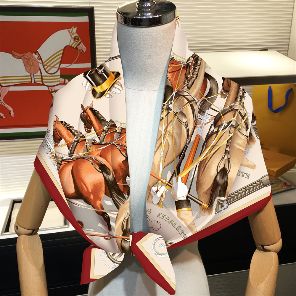 Jedwabny szalik damski nadruk  – Silk Scarf Square recenzja i cena